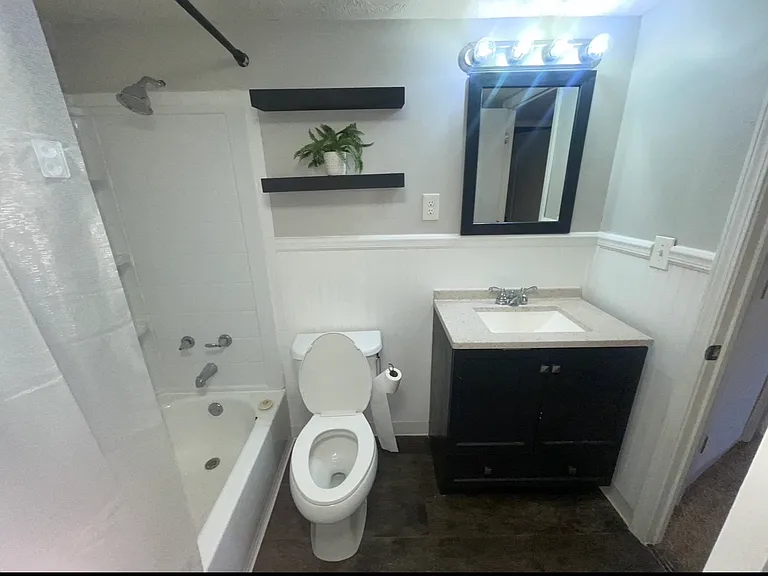 411 Sherman Ave — Photo 3