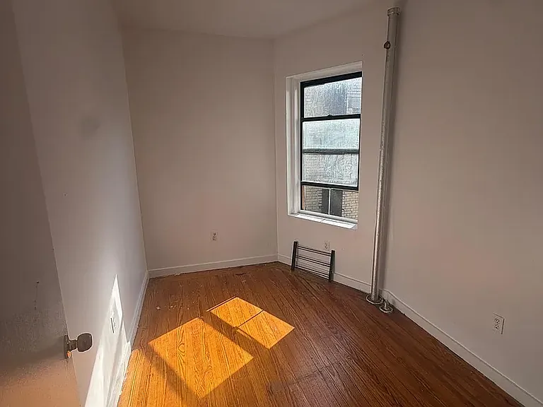 661 W 179th St #5D — Photo 6