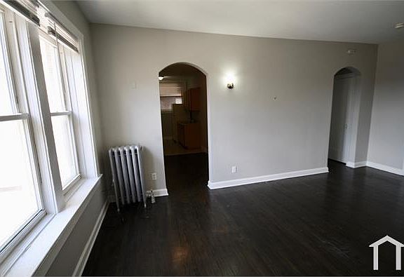 2nd image of 7205 S Vincennes Ave APT 3A