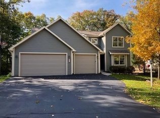 545 Woodland Cir, Waupaca, WI 54981