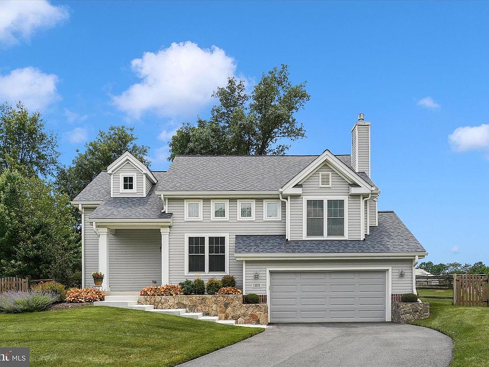 1st image of 11851 Moss Rock Ct