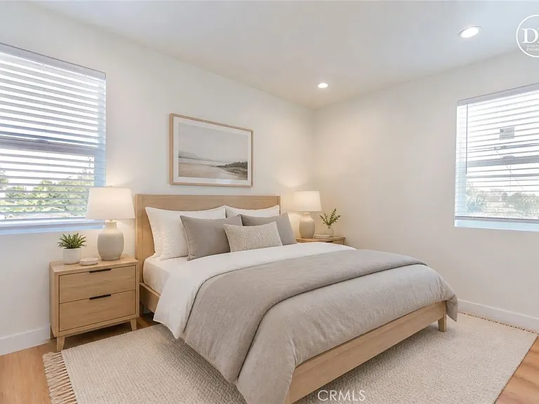 5221 E Willow — Photo 4
