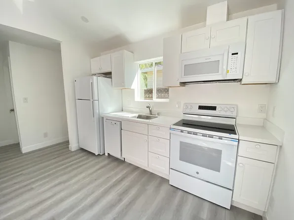 1059 Barbara Ave, Mountain View, CA 94040