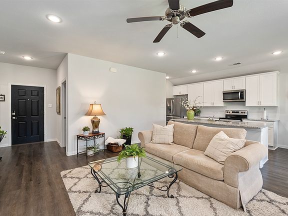 5th image of 106 Willowbend Loop