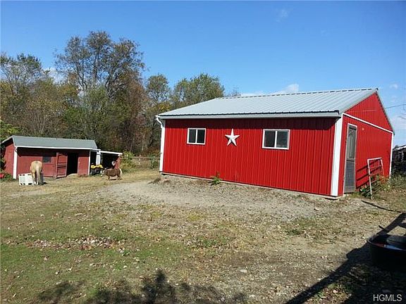 3rd image of 400 Orchard Dr