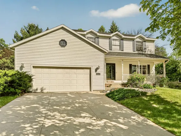 1915 Folwell Dr SW, Rochester, MN 55902