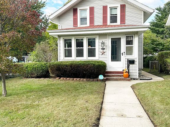 3rd image of 301 E Eckman St