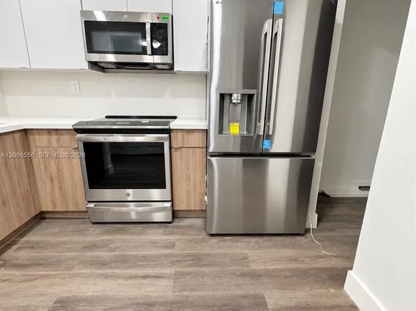 8325 Sunrise Lakes Blvd APT 112, Sunrise, FL 33322
