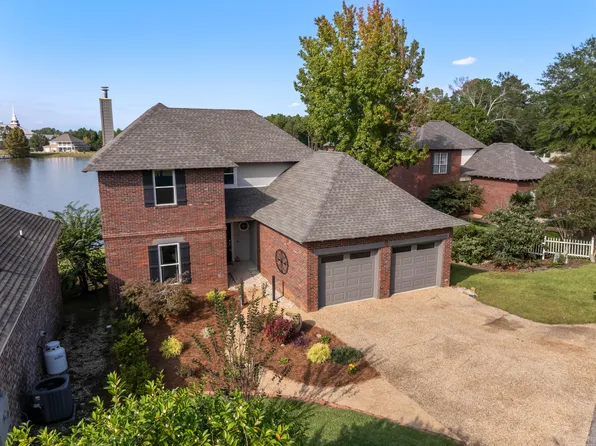 83 Stones Throw Dr, Hattiesburg, MS 39402