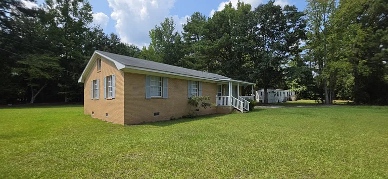 3 bed, 1.5 bath, 1128 sqft, $1,000 — Photo 3