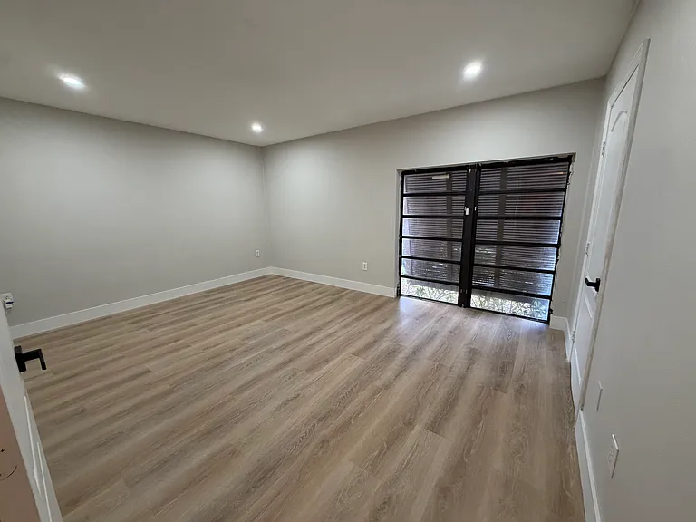 6742 Kingsmoor Way — Photo 18
