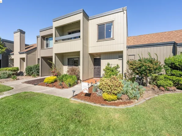 1037 Mangrove Ln, Alameda, CA 94502