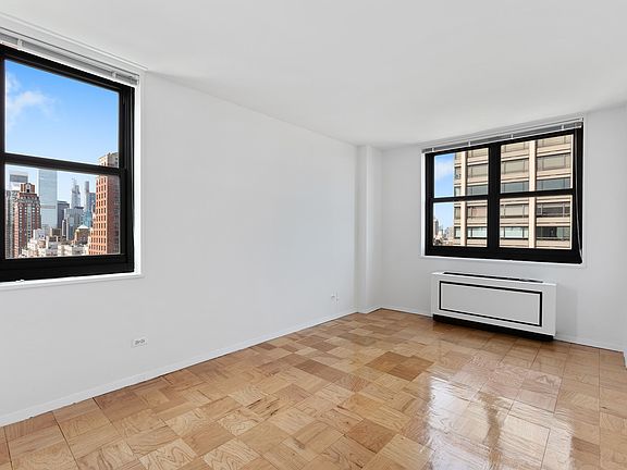 4th image of 200 E 72nd St APT 32F