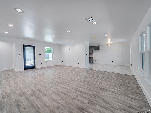 5th image of 6054 PINE VALLEY DR