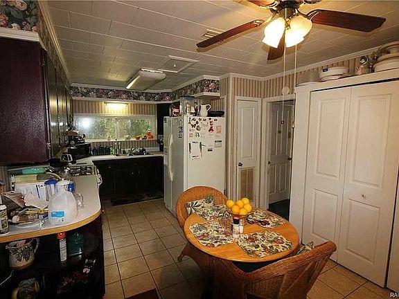 5th image of 2915 N Wheaton Point