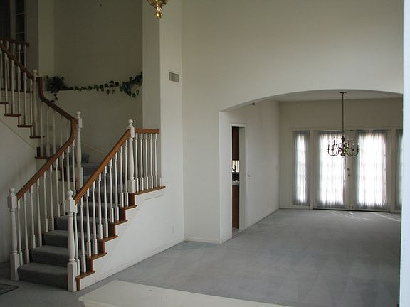 2nd image of 349 N Nearglen Ave