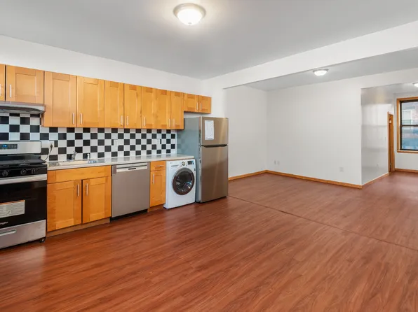 254 Kent Avenue image 1 of 15