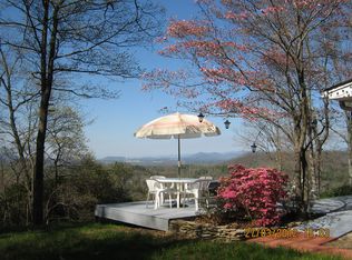 71 Abbey Ln, Hendersonville, NC 28739