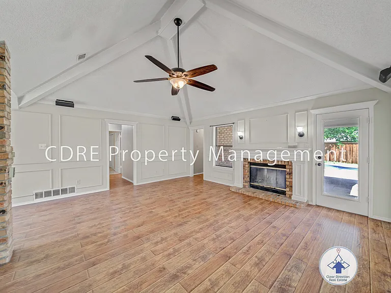 121 NE Brushy Mound Rd — Photo 4