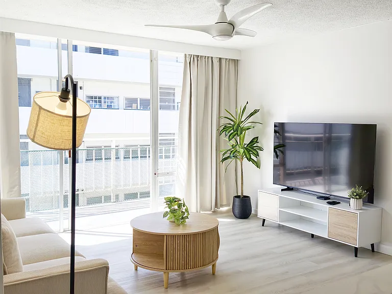 2415 Ala Wai Blvd #2004 — Photo 1