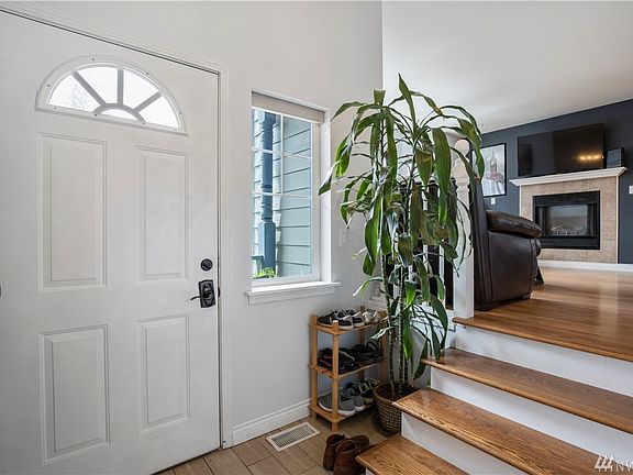 3rd image of 1450 Sweetbay Ct