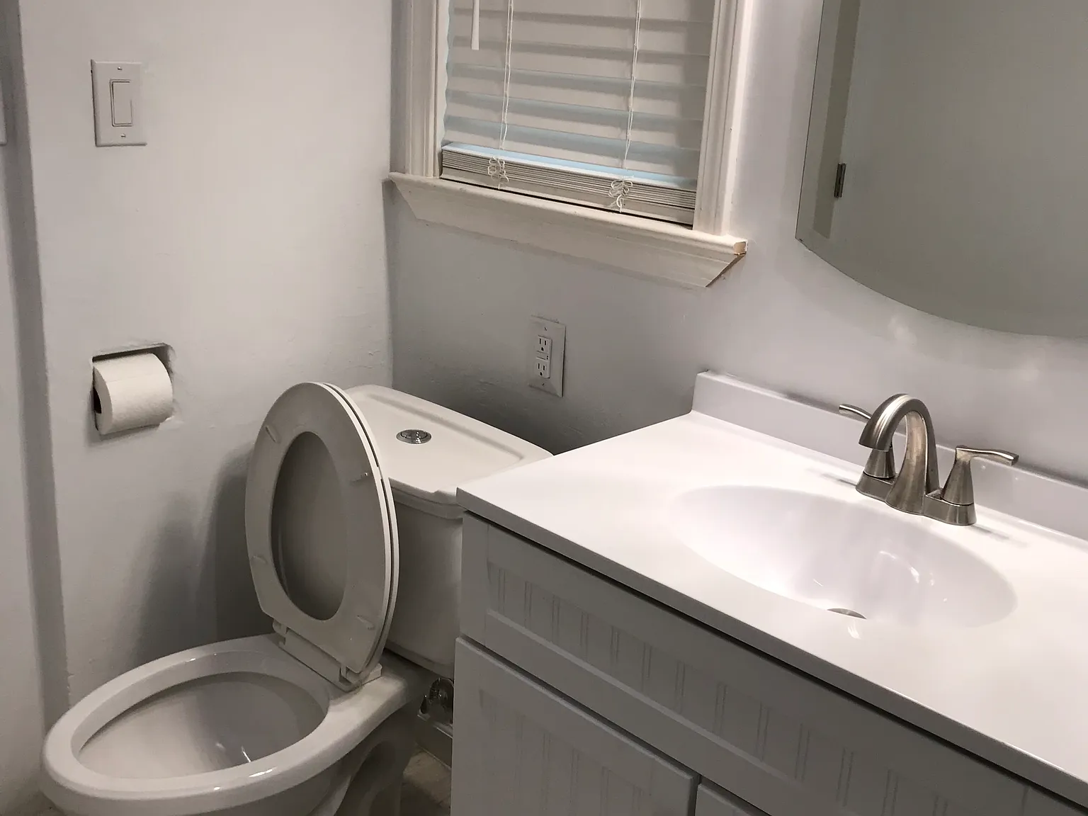 2 bed, 888 sqft, $1,950 — Photo 2