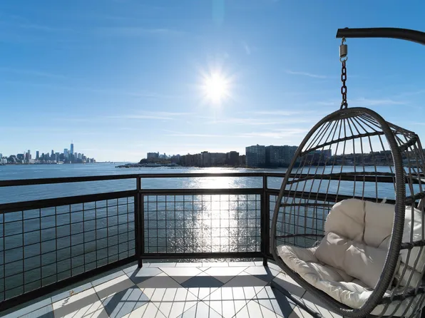 600 Harbor Boulevard image 3 of 19