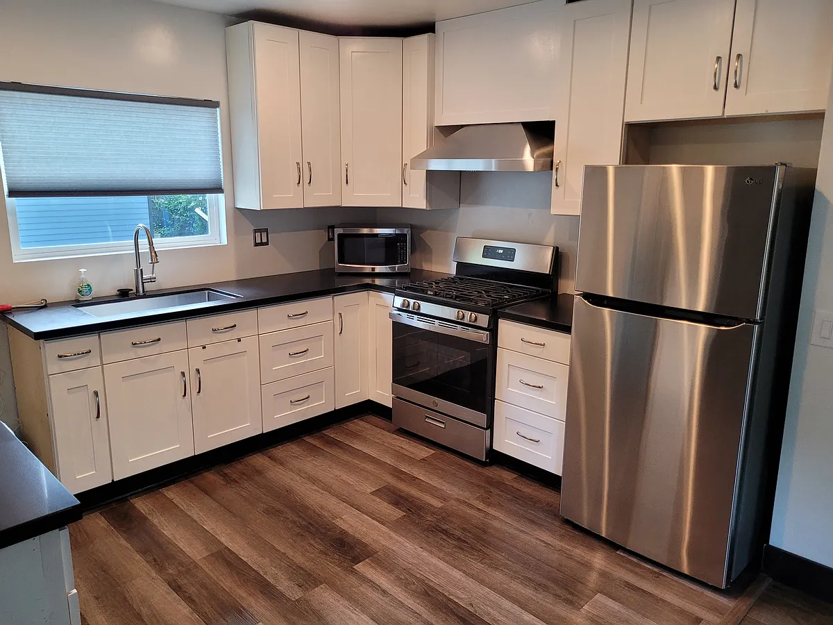 Building Photo - 1780 N Summit Ave #1780