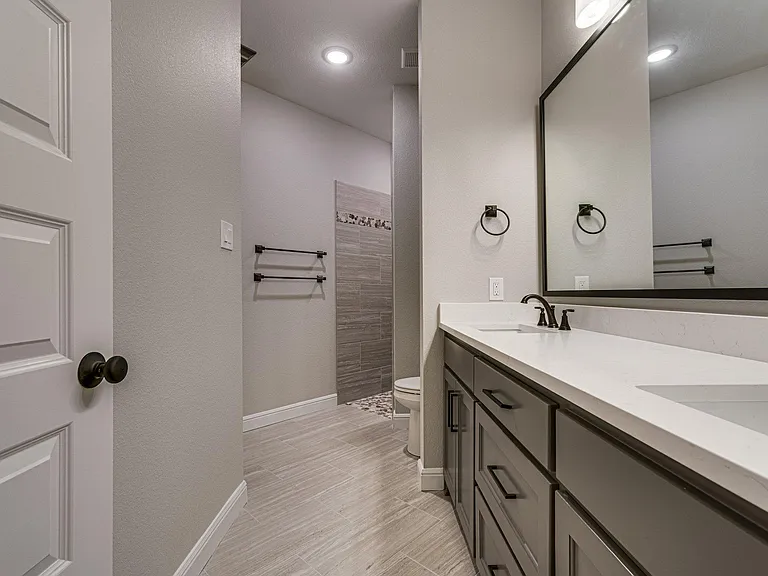 8247 Heritage Glen Dr #1 — Photo 21