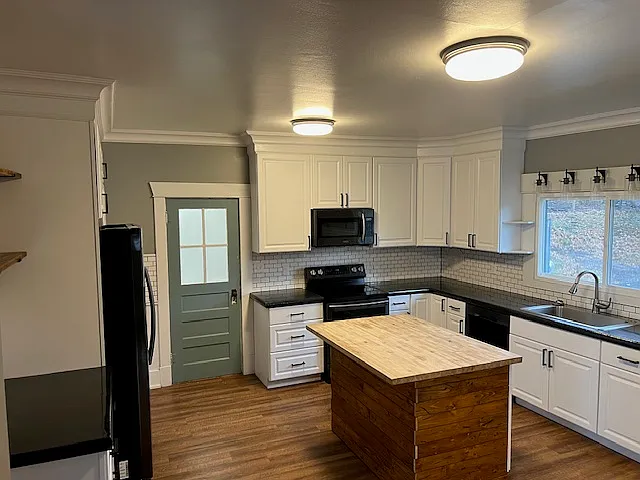 2822 Reisenauer Rd — Photo 2