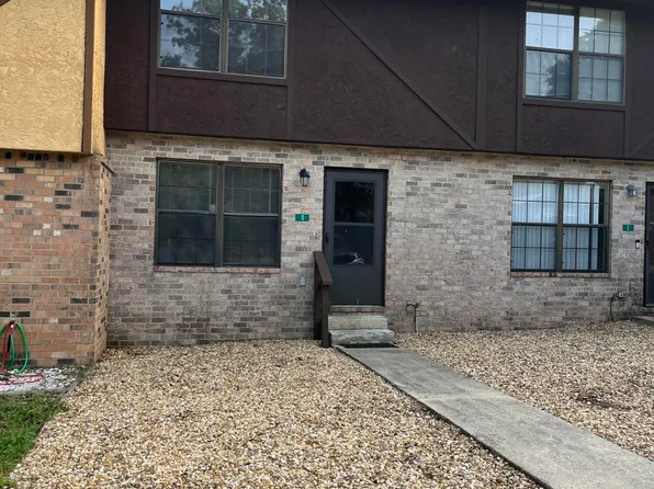 216 1st St SE APT D, Fort Walton Beach, FL 32548