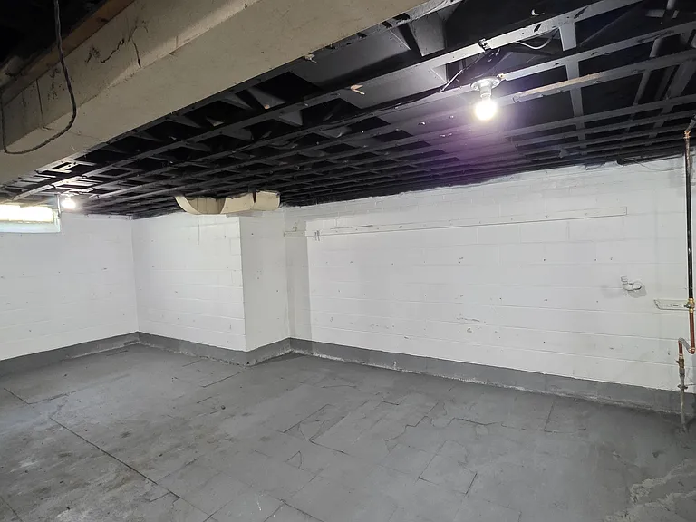 18412 Ferguson St — Photo 23