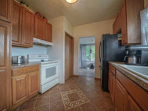 4th image of 1652 Prairie Ave