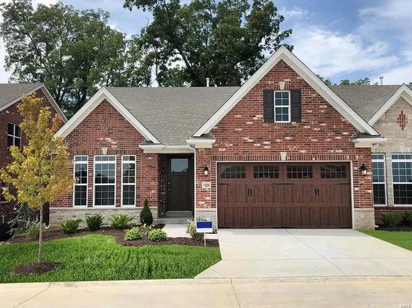 1329 Cordata Dr, Saint Louis, MO 63131