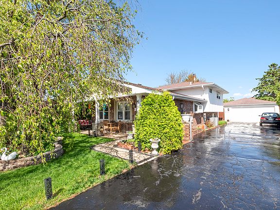3rd image of 7437 Garden Ln