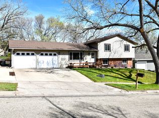700 N Taylor Ave, Pierre, SD 57501