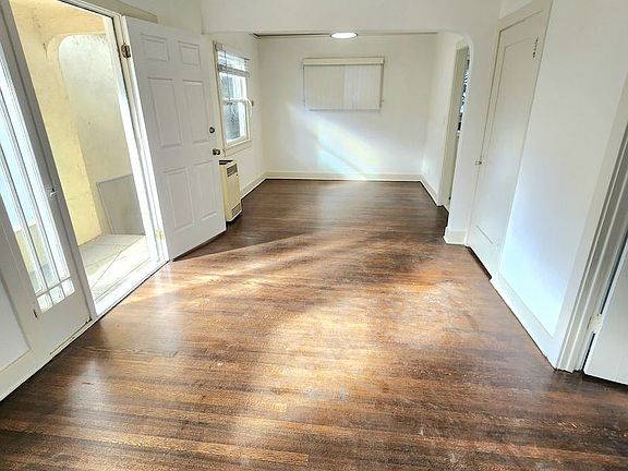 4th image of 1257 N Vista St