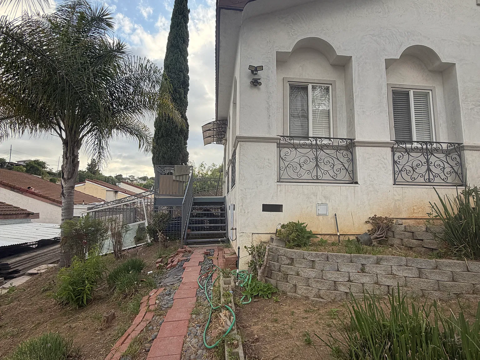 2 bed, 800 sqft, $2,500 — Photo 3