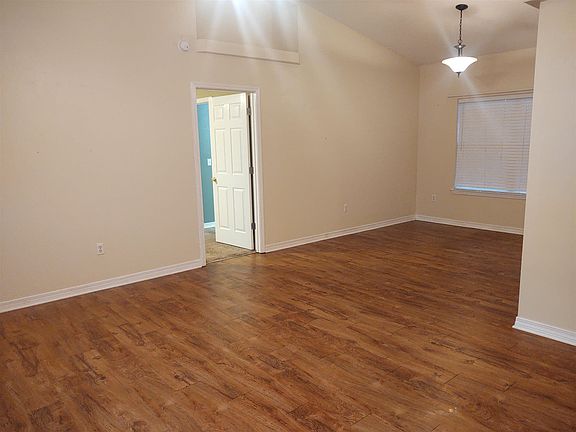 5th image of 5268 Deerfoot Ln