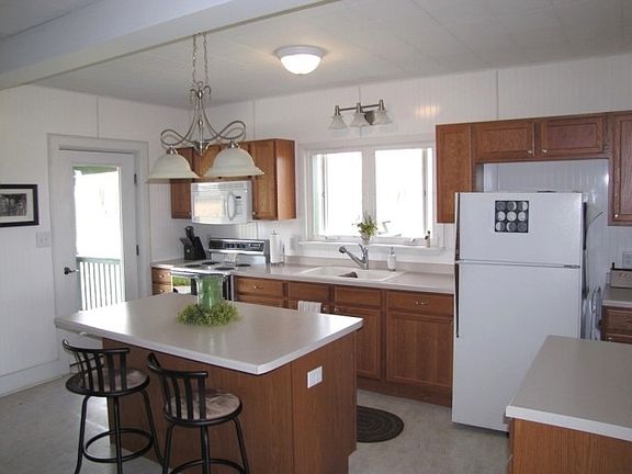 3rd image of 20415 N Woods Ln