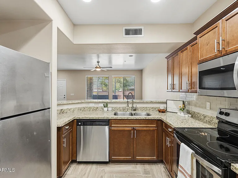 21655 N 36th Ave #106 — Photo 11
