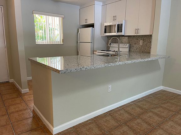 2nd image of 7707 Camino Real #B-112
