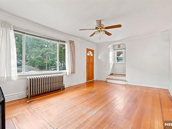 5th image of 1481 Endicott Terrace