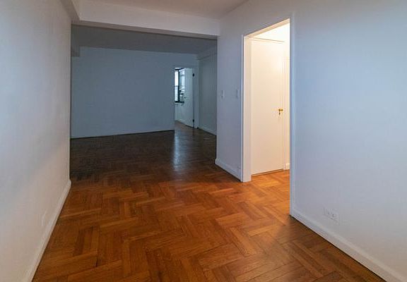 3rd image of 135 E 54th St APT 3M