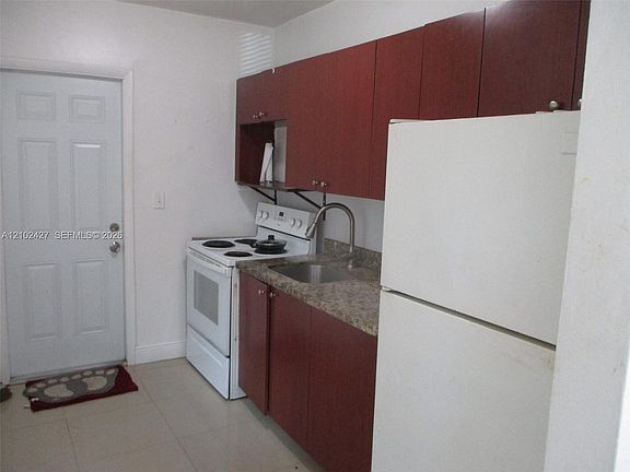 2nd image of 765 NE 121st St APT 3