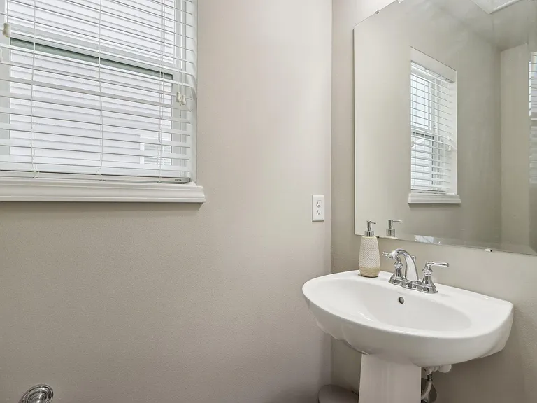1835 Summerfield Way — Photo 22