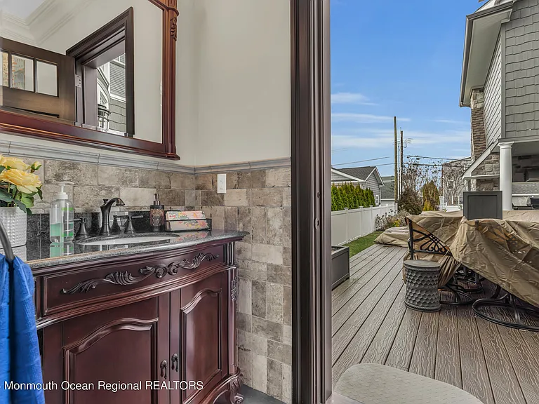 502 Brighton Ave — Photo 13
