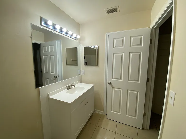 129 Zenith Cir — Photo 16