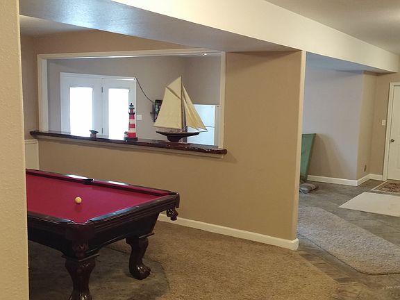 3rd image of 519 Summerhill Dr