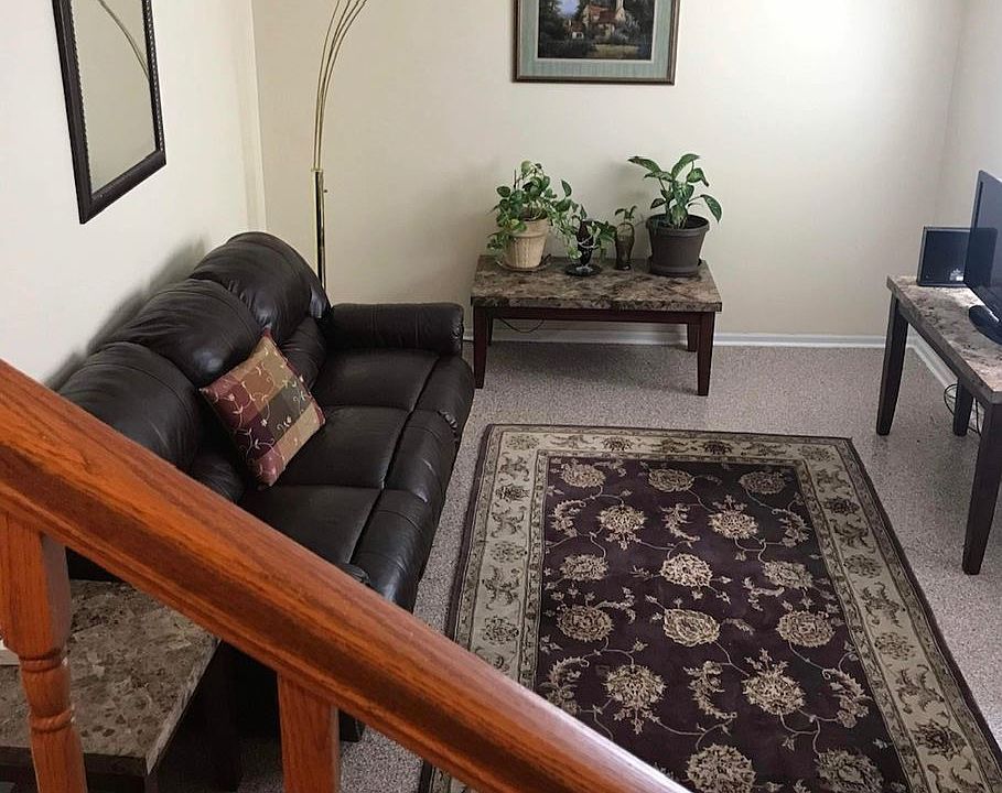 1st image of 2 G Fernwood Dr